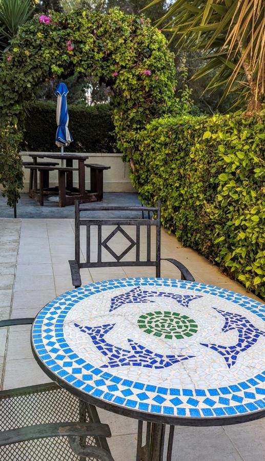 Stylish Garden Apartment At Paphos Harbour Exterior foto